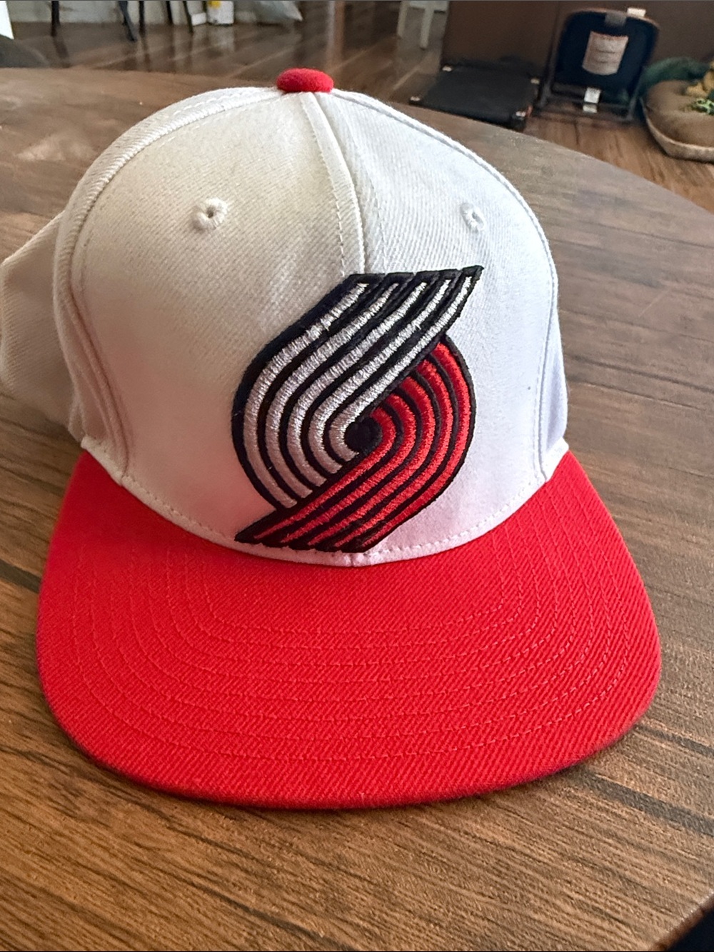 Mitchell & Ness White and Red Portland Trail Blazers Snapback Hat